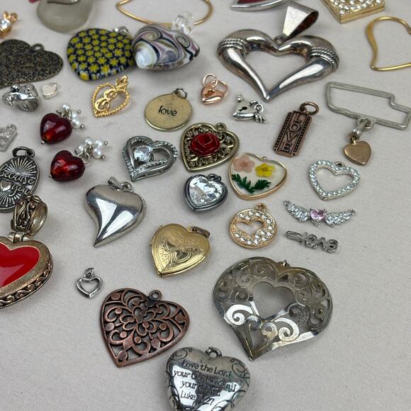 Pendant Charm Craft Jewelry Lot - 75+ Hearts Love Key Glass Metal - Picture 9 of 11